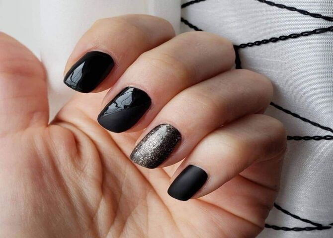 Classic Black nails